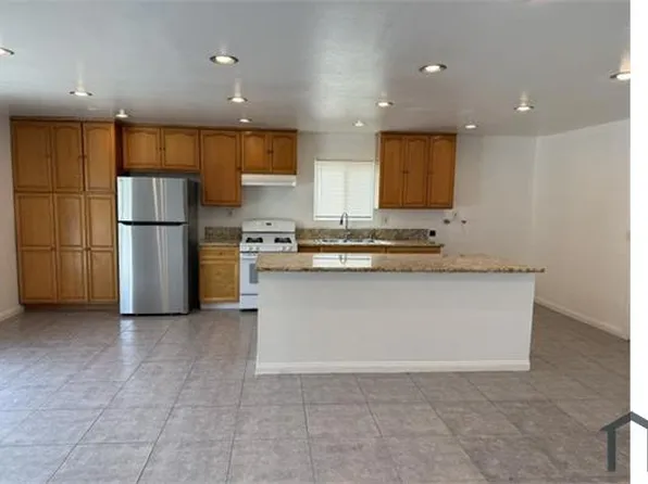 1374 E 6th St, Ontario, CA 91764