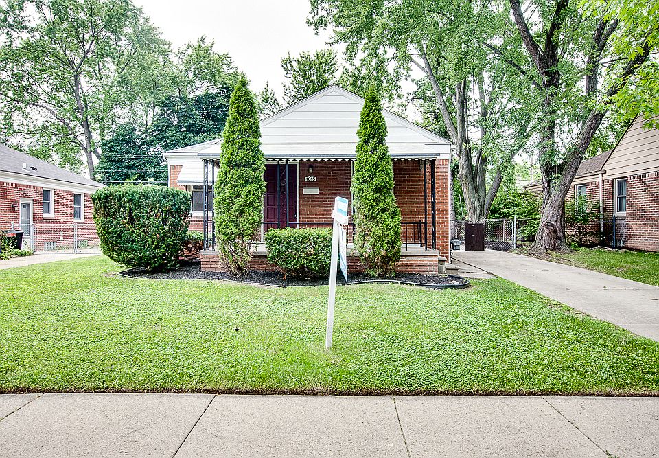1st image of 1815 Harwood Ave