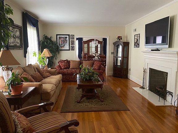 2nd image of 325 Club Acres Blvd