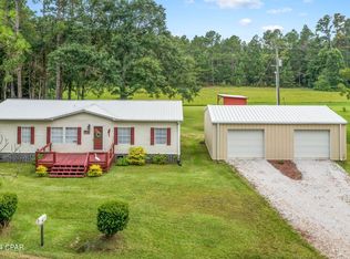 135 Benchoff Rd, Graceville, FL 32440