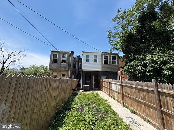 4th image of 2421 Brentwood Ave