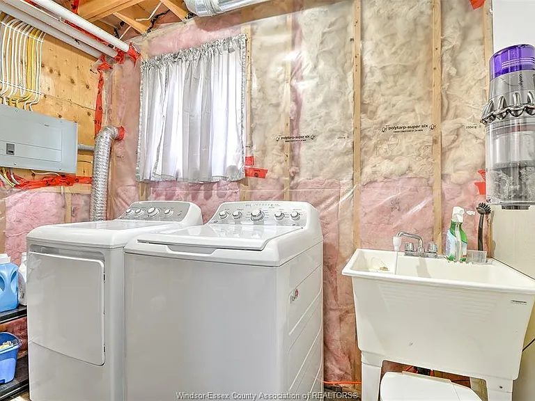 2490 Bernard Rd — Photo 30