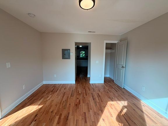 5th image of 205 Howe Ave #205B