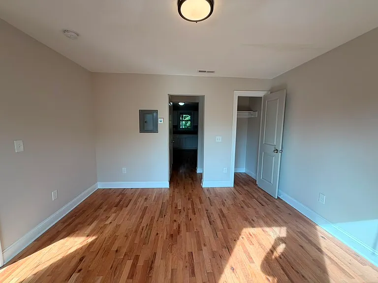 205 Howe Ave #205B — Photo 5