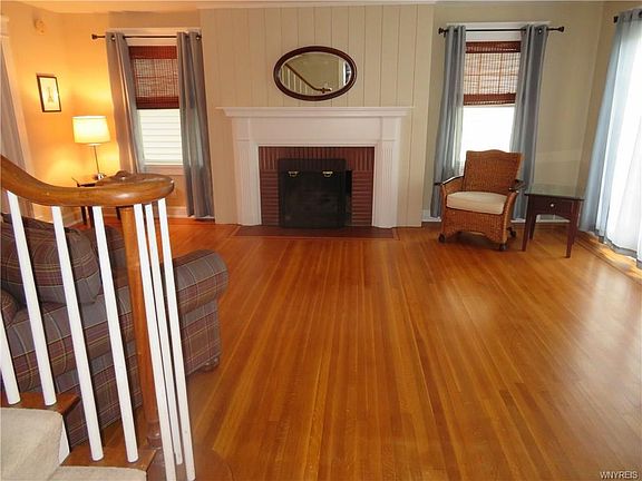 5th image of 221 Crosby Ave