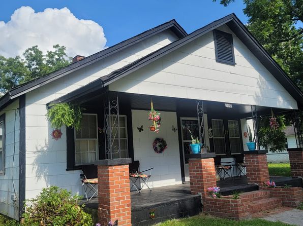 898 Aiken Ave N