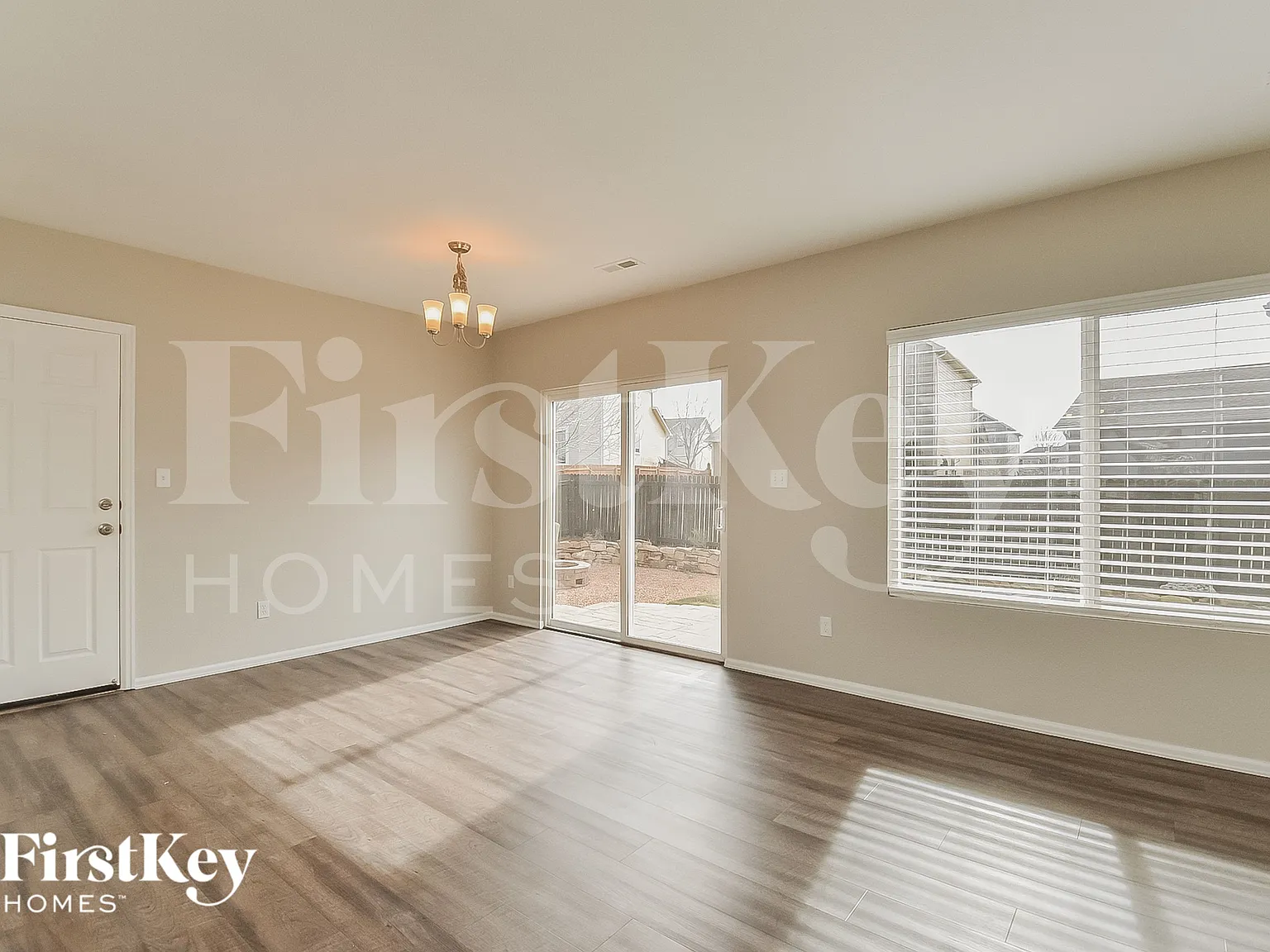3 bed, 3.0 bath, 1514 sqft, $2,325 — Photo 4