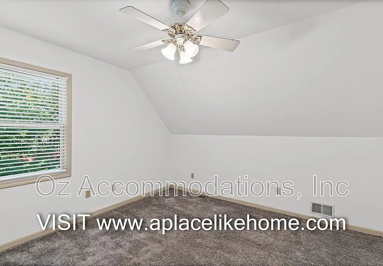 1140 SW Huntington Dr — Photo 9