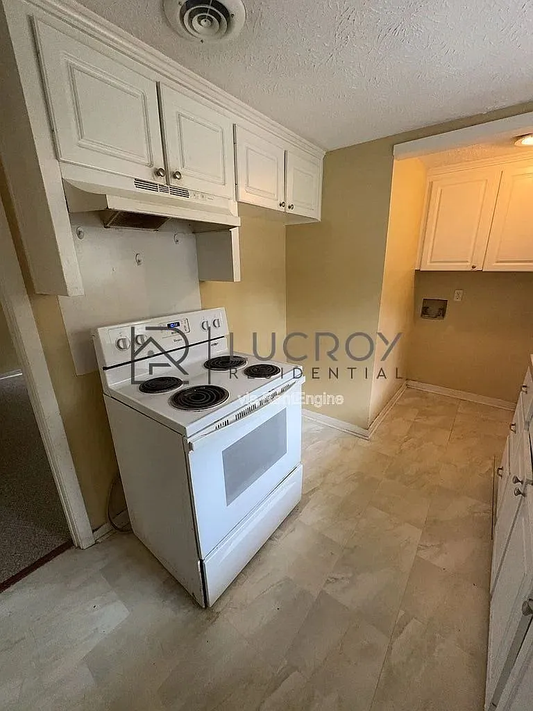 3 bed, 1.0 bath, 1048 sqft, $975 — Photo 4