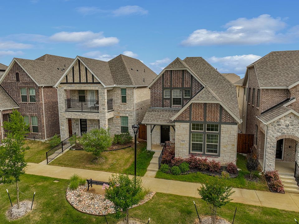 1st image of 2617 Kings Canyon Mews