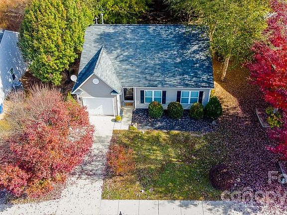 2nd image of 69 Ashton Bluff Cir
