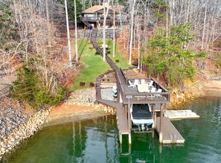 105 Overlook Hill Dr, Moneta, VA 24121