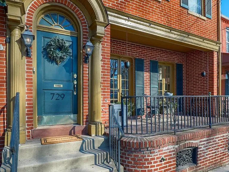 729 E Orange St — Photo 4
