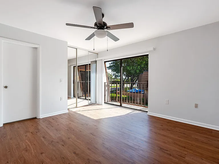 185 Charter Way — Photo 18