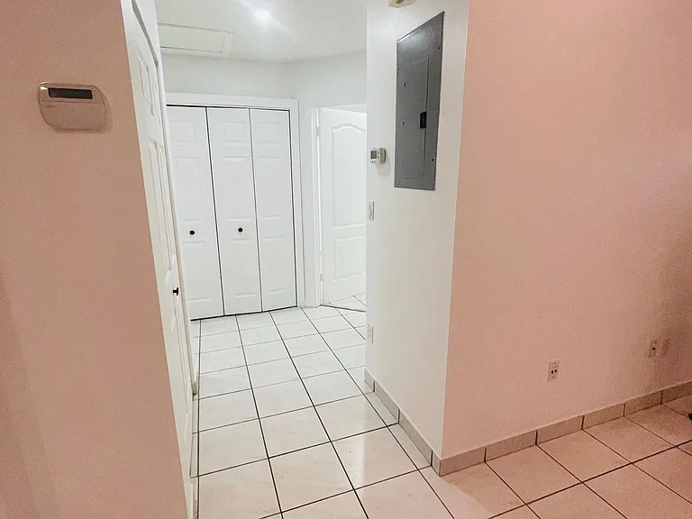 2233 W 74th Ter — Photo 33