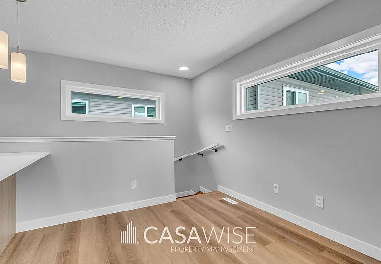 1057G Berg Pl — Photo 5