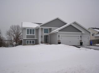 218 Plum Tree Ln, Somerset, WI 54025