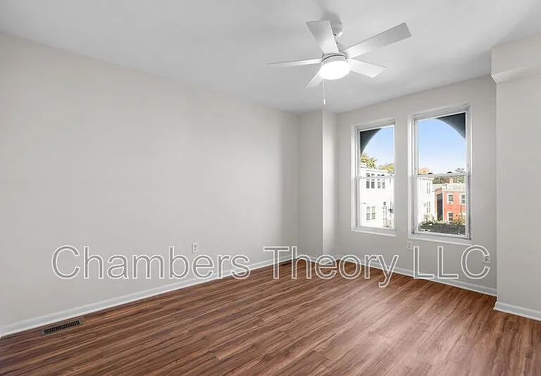 1309 Emerald St NE — Photo 17