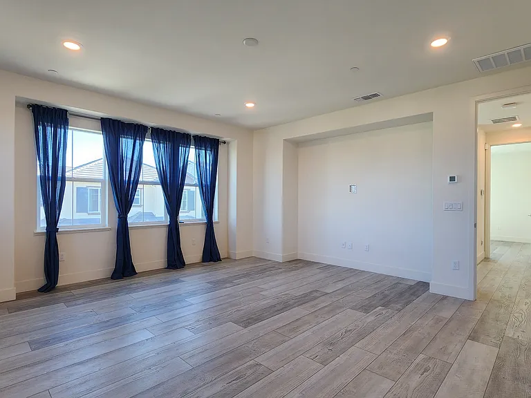 1512 Umbria Ct — Photo 13