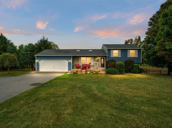 113 Elm St, Wampsville, NY 13163