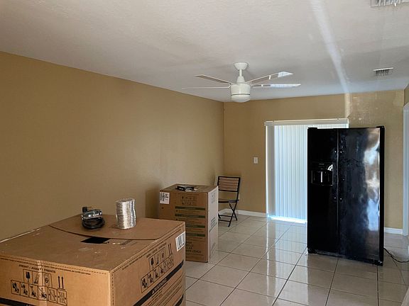 5th image of 417 Blackbird Way #A