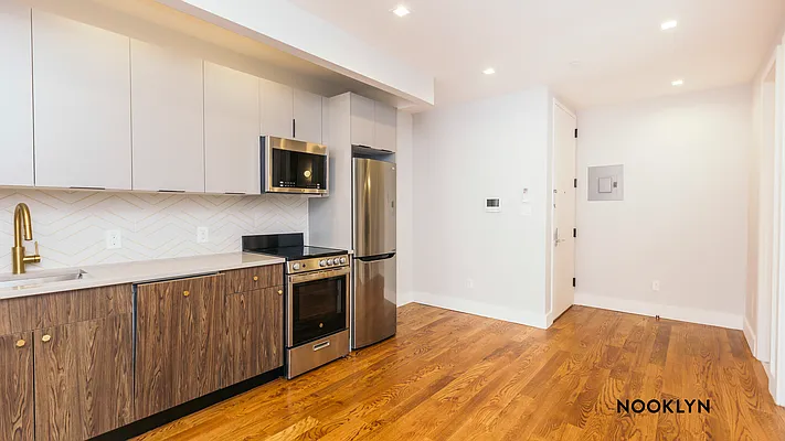 Rented by Nooklyn NYC LLC | media 9