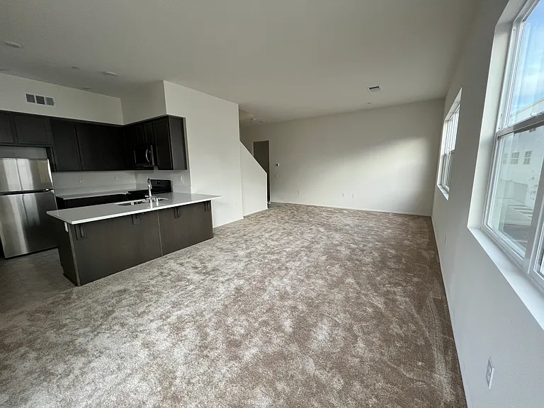 1475 Suwerte Ave #3 — Photo 7