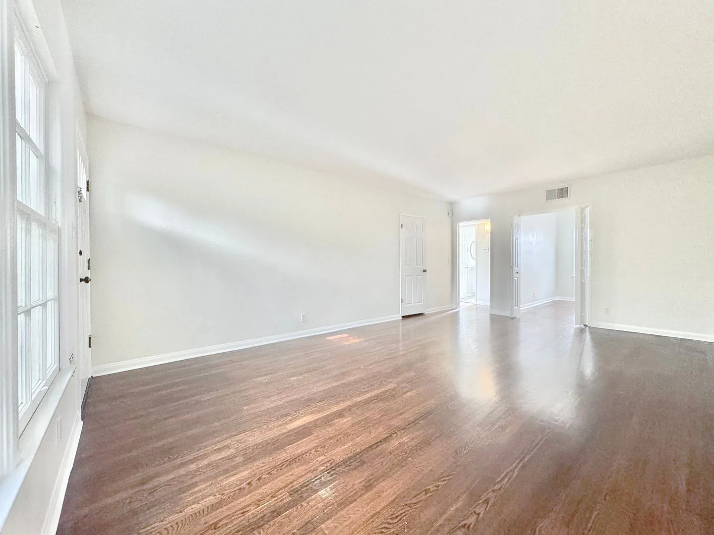 220-222 S Rexford Dr — Photo 2
