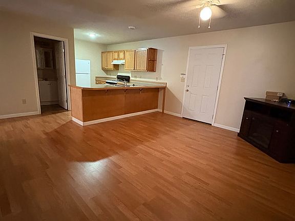 2nd image of 12 Vanhorn Dr #3