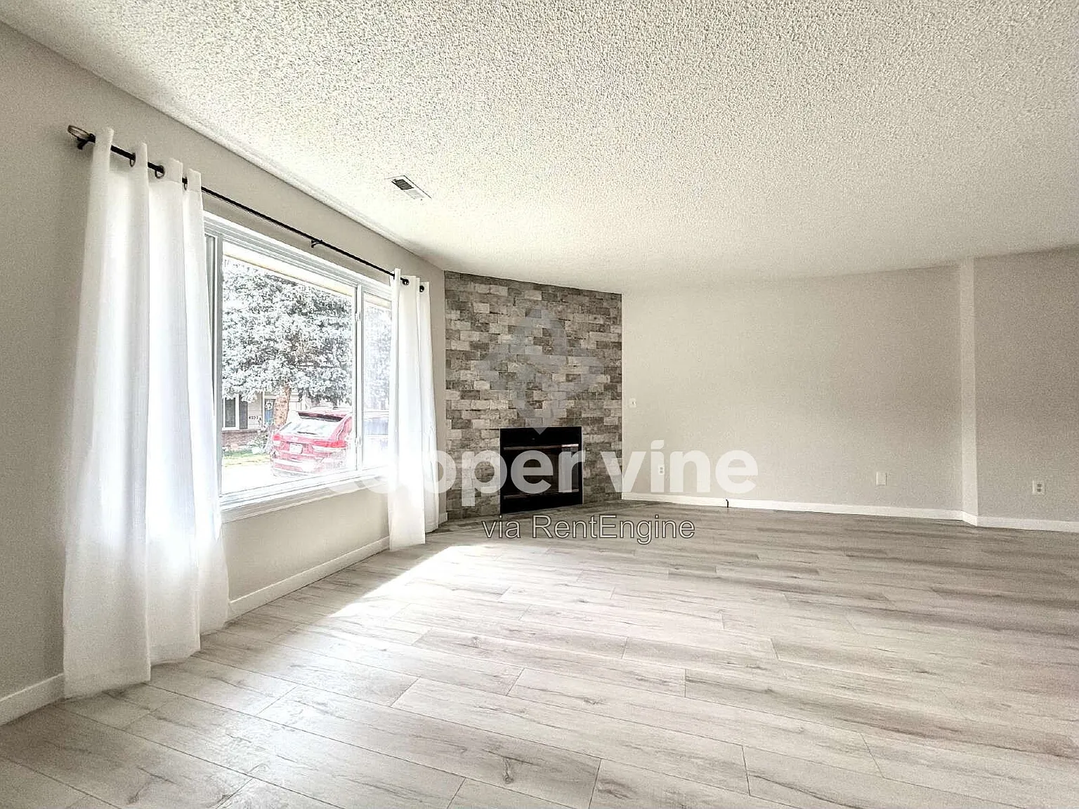 3 bed, 1.5 bath, 1404 sqft, $2,675 — Photo 3