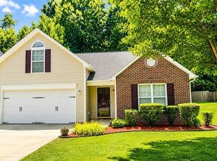 3623 Whitworth Dr, Greensboro, NC 27405