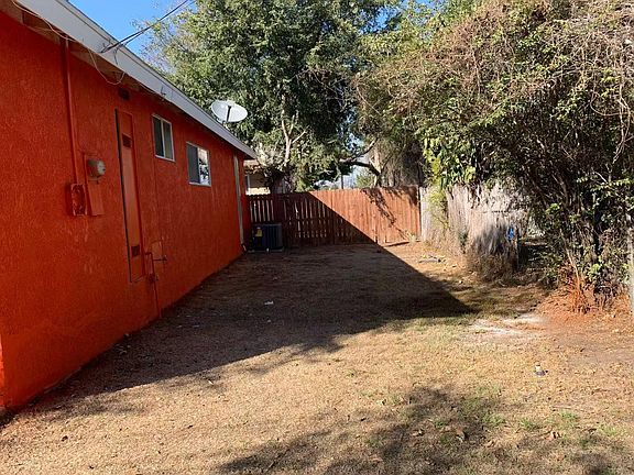 3rd image of 10738 Inez St