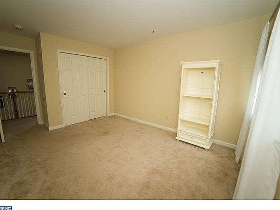 5th image of 1016 Linden Ave