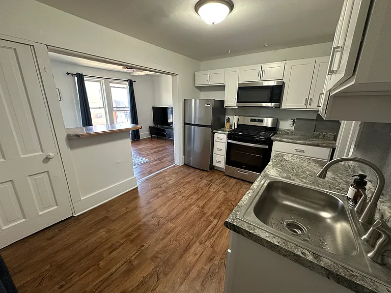 1316 Franklin St #4 — Photo 2