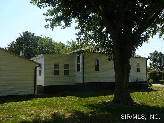 3rd image of 829 E McClurken Ave
