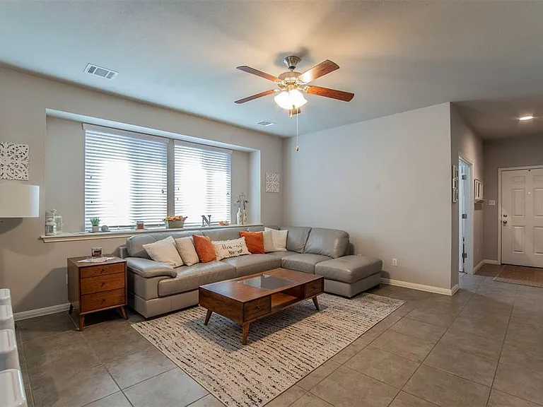 352 S Brook Dr — Photo 9