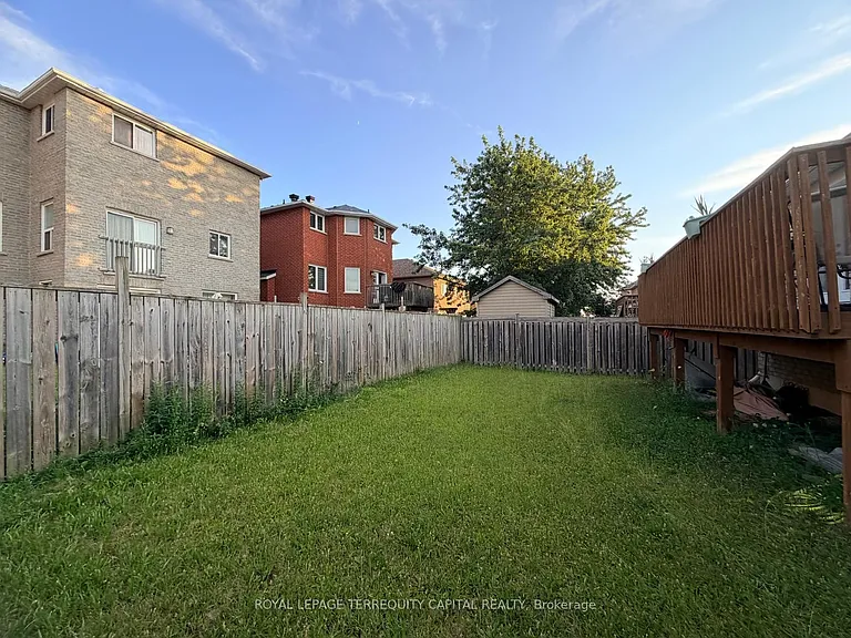 225 Country Ln — Photo 20