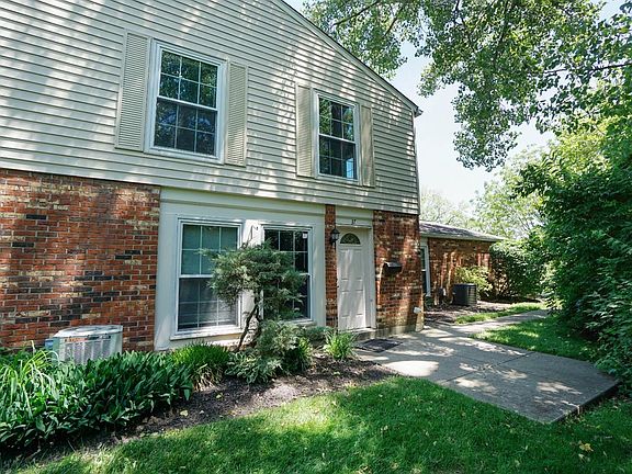 2nd image of 37 Moonbeam Ct #7-B1
