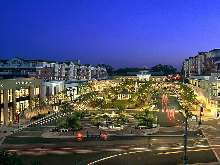 Less than 2 miles from shopping and dining at Market Common Clarendon