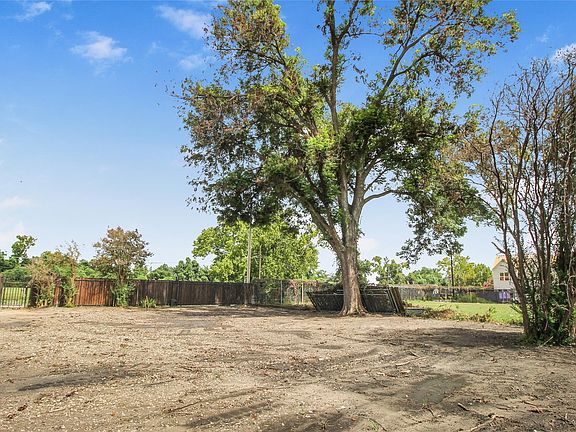 5th image of 5015 Elysian St