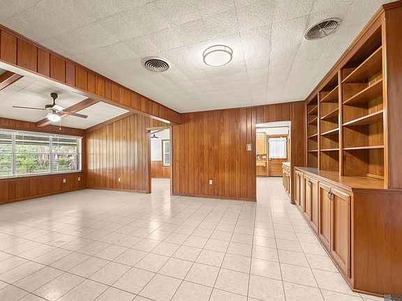 5th image of 9372 Woodbine Dr