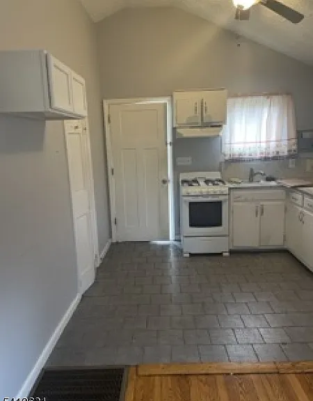 77 Wardle Ave — Photo 8