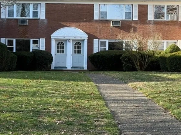 17 Manchester Ct, Wayne, NJ 07470