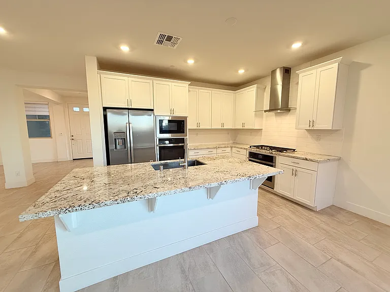 12920 Knightsbrook Ave — Photo 8