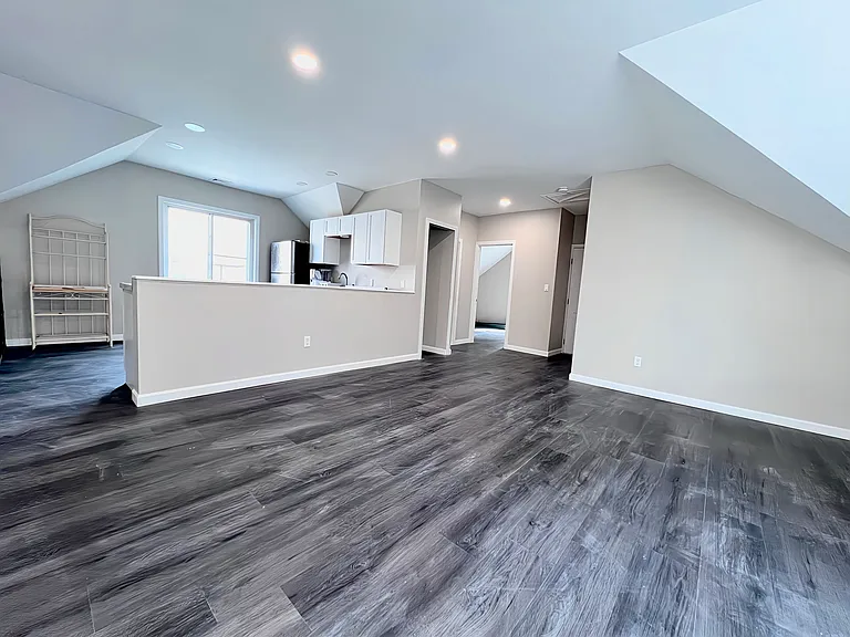 907 Rock St #3 — Photo 1