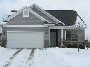 215 S Blairsferry Xing, Hiawatha, IA 52233
