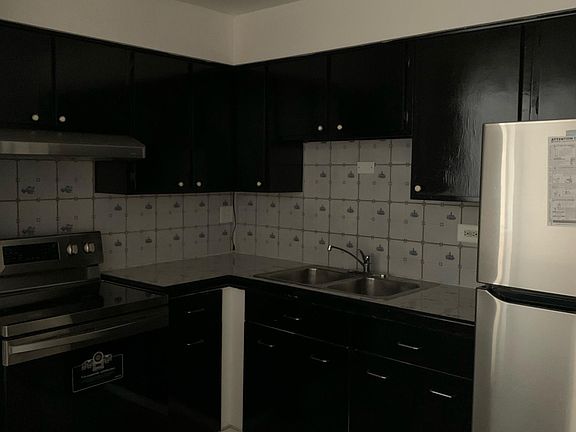 3rd image of 6250 N Kenmore Ave #209