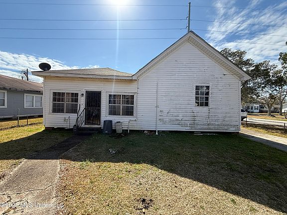 2nd image of 1107 Live Oak Ave