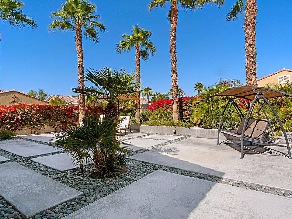 1st image of 81894 Avenida Bahia