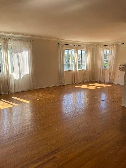2 bed, 800 sqft, $3,195 — Photo 2